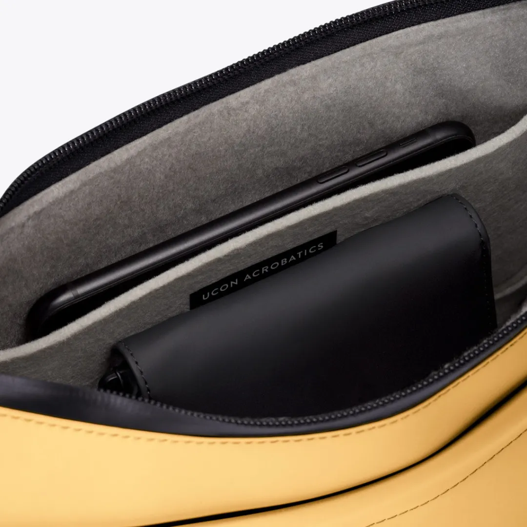 Ucon Acrobatics Alva Medium Bag Lemon Hot