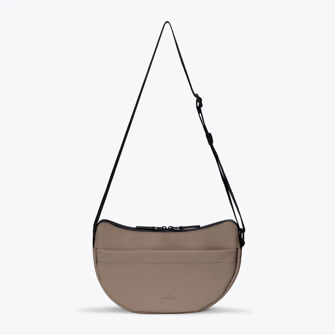 Ucon Acrobatics Alva Medium Bag DarkSand New
