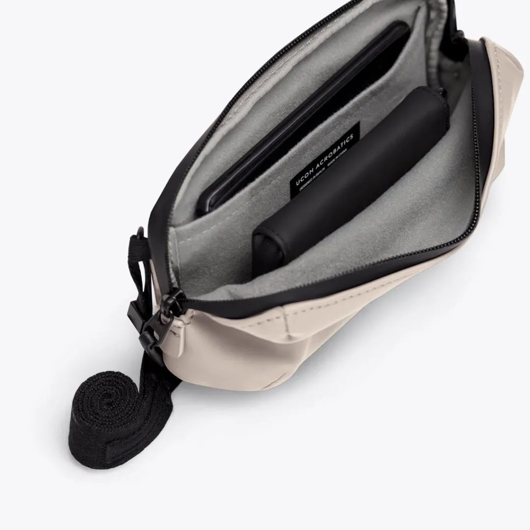 Ucon Acrobatics Ando Medium Bag LightSand Hot