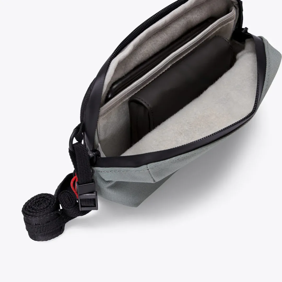 Ucon Acrobatics Ando Medium Bag PigeonBlueReflective Best