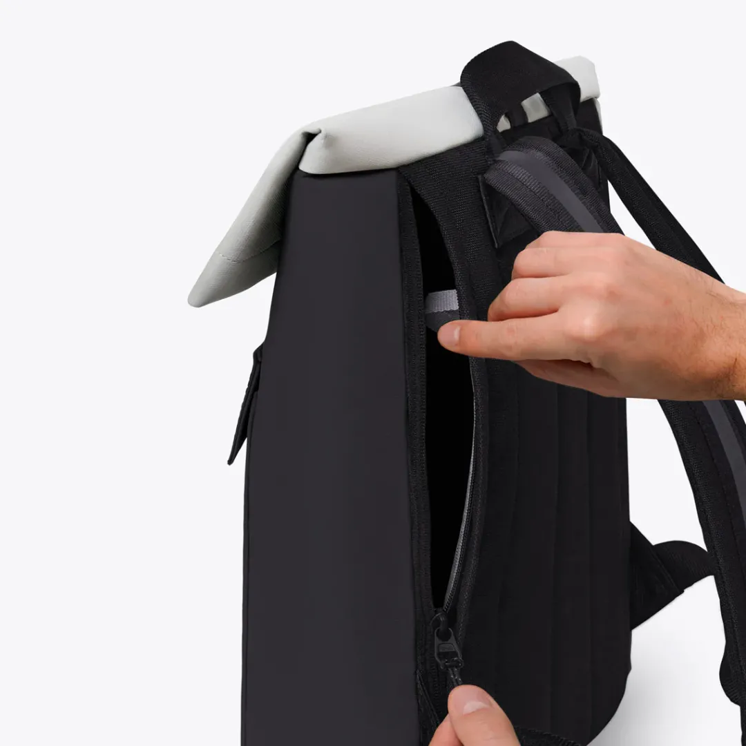 Ucon Acrobatics Jannik Medium Backpack Black-LightGrey New