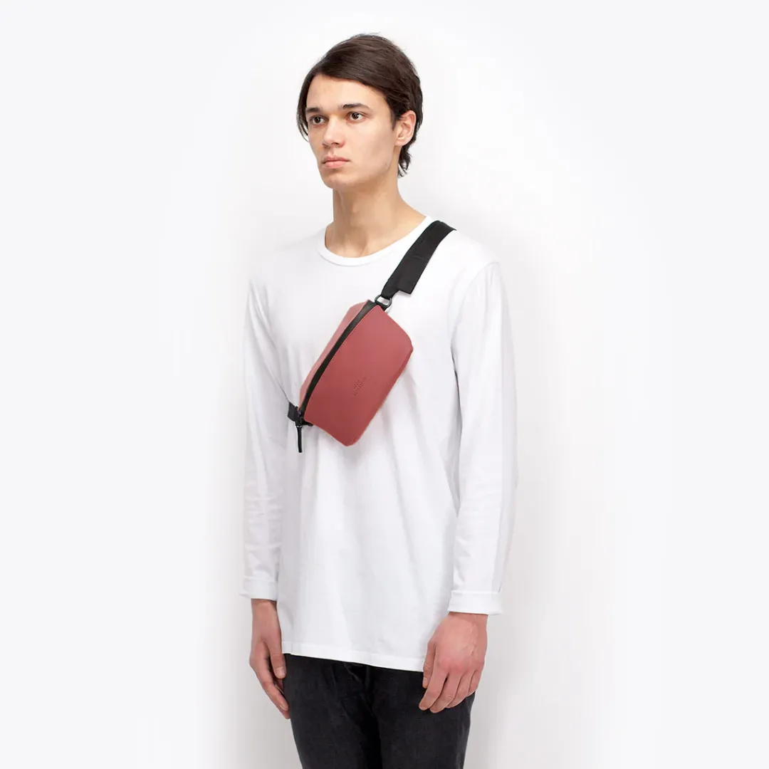 Ucon Acrobatics Jona Bag DarkRose-Hibiscus Sale