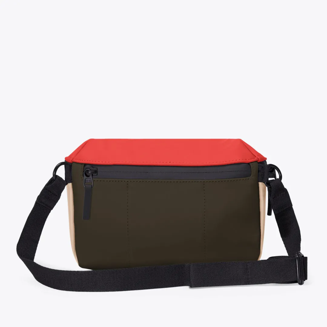 Ucon Acrobatics Jona Large Bag Red-LightAlmond Clearance