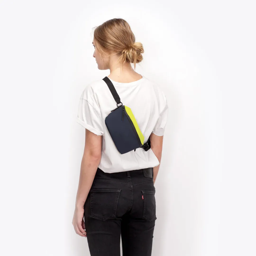 Ucon Acrobatics Jona Medium Bag AcidLime-DarkNavy Hot