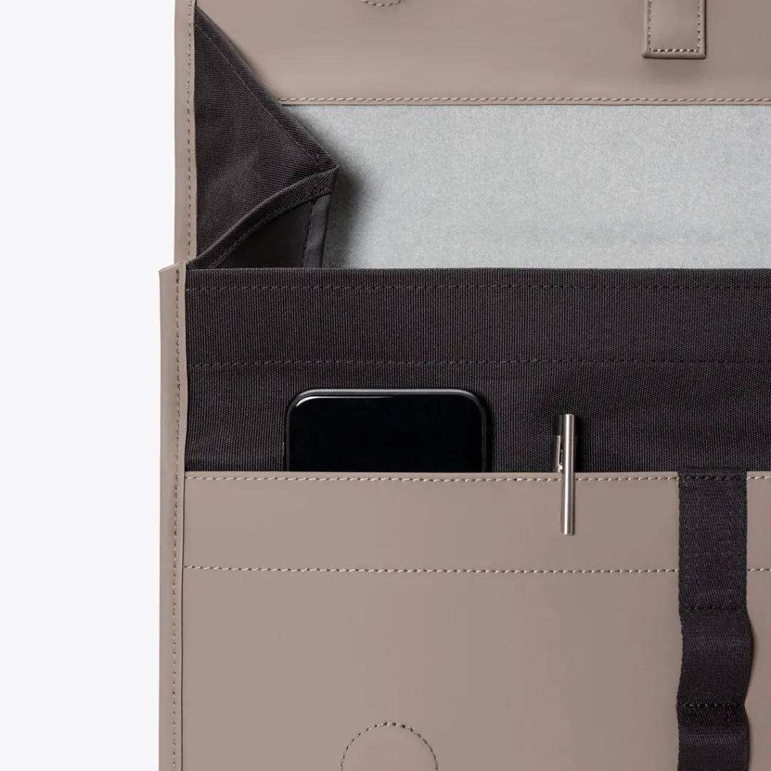 Ucon Acrobatics Katsu Bag DarkSand Clearance