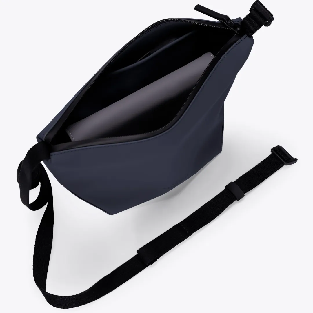 Ucon Acrobatics Nola Bag DarkNavy New
